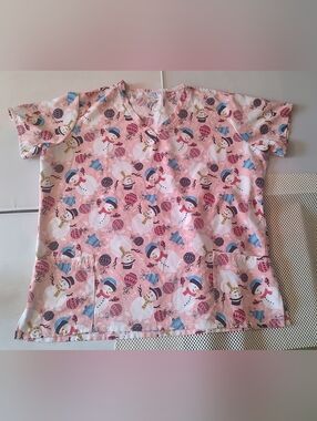 Scrubaid Women's Size 2XL Tapered Fit Four Way Stretch Scrub Top Snowman